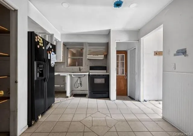 5th image of 50 Astor Dr, Shirley, NY 11967 | MLS# 959276