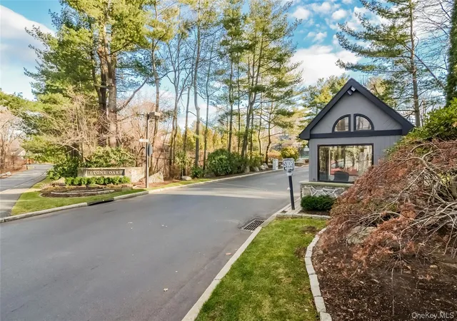 Photo 2 of Sale Pending at 161 Stone Oaks Dr, Hartsdale, NY 10530 | MLS# 959294 | Listing updated on 2026-07-09