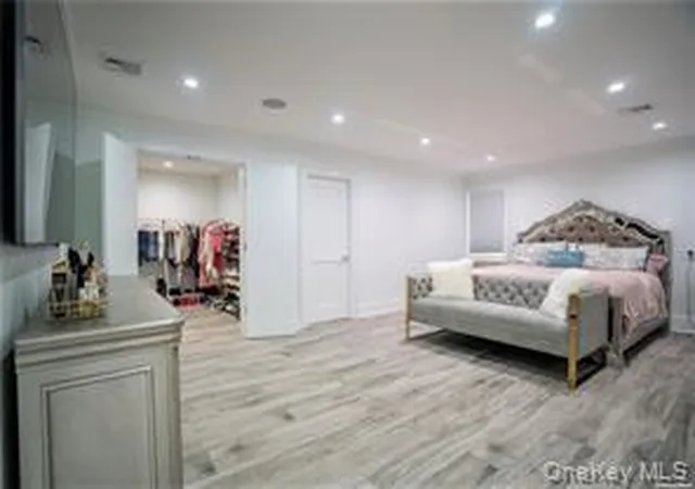 4th image of 18 Helene Ave, Hempstead, NY 11566 | MLS# 959327