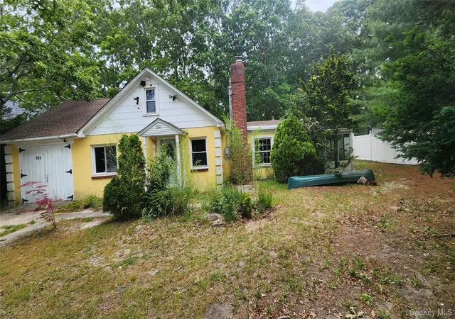 Homes for sale in Southampton, NY | 200 Oak Ave, Southampton, NY 11901 | MLS# 959442