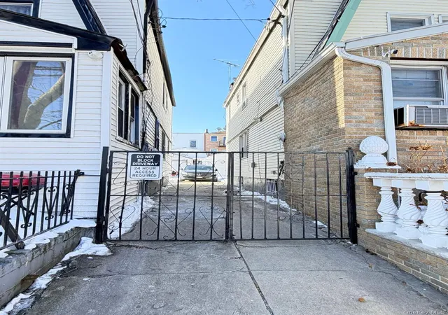 4th image of 9726 133Rd St, South Richmond Hill, NY 11419 | MLS# 959548