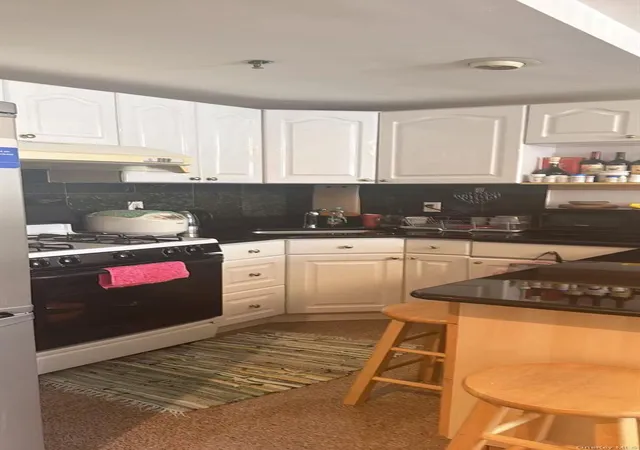 Homes for sale in New York, NY | 34-51 Leavitt St #2B, New York, NY 11354 | MLS# 959766