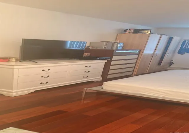 Homes for sale in New York, NY | 34-51 Leavitt St #2B, New York, NY 11354 | MLS# 959766