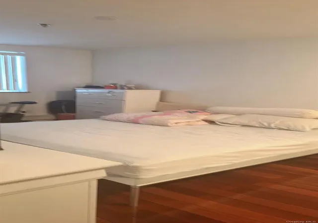 Homes for sale in New York, NY | 34-51 Leavitt St #2B, New York, NY 11354 | MLS# 959766