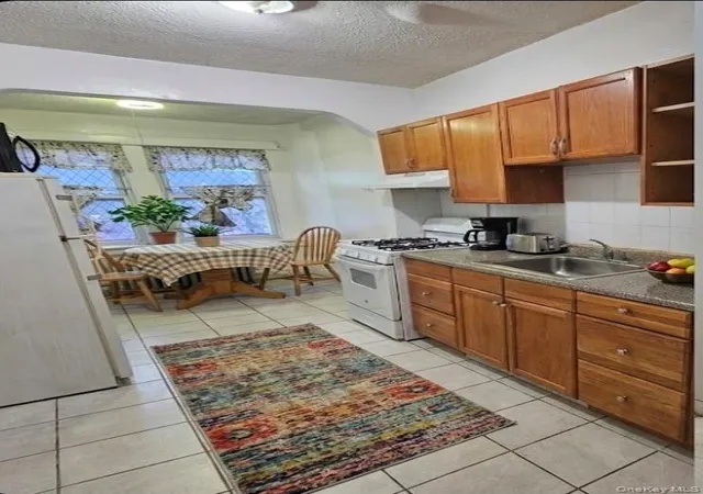 3rd image of 17719 Troutville Rds, New York, NY 11434 | MLS# 959799