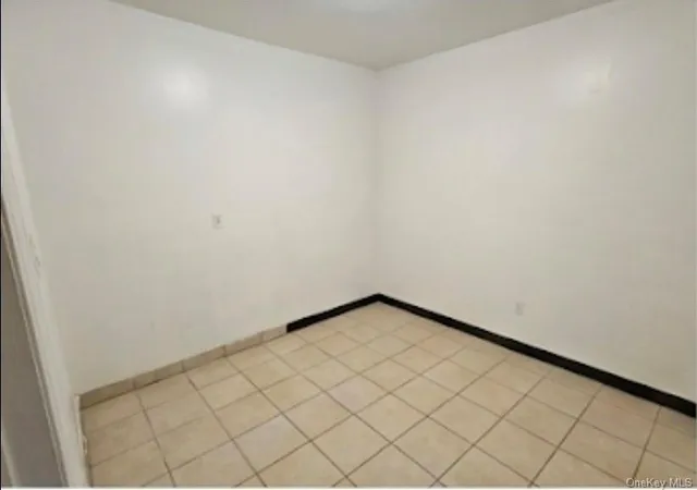 7th image of 17719 Troutville Rds, New York, NY 11434 | MLS# 959799
