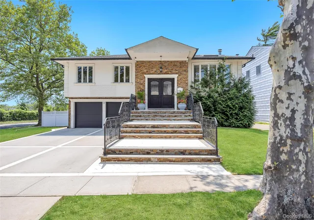 Photo 1 of Single family home for sale at 2 Valley Greens Dr, Hempstead, NY 11581 | MLS# 959805 | Listing updated on 2026-10-04