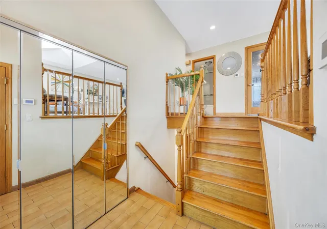 Photo 3 of Single family home for sale at 2 Valley Greens Dr, Hempstead, NY 11581 | MLS# 959805 | Listing updated on 2026-10-04