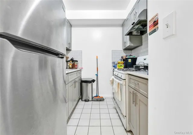 Listing Photo 4 - Condo for sale in building located at 34-46 10th St, New York, NY 11106