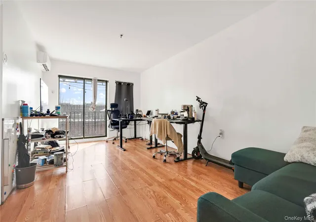 Listing Photo 5 - Condo for sale in building located at 34-46 10th St, New York, NY 11106