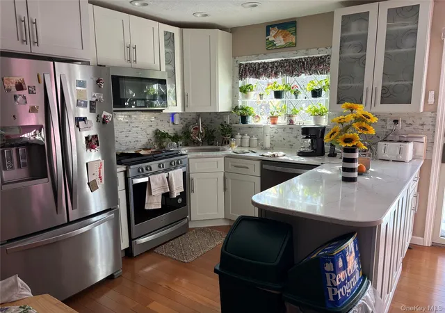 1st image of 281 Graff Ave, Bronx, NY 10465 | MLS# 960030