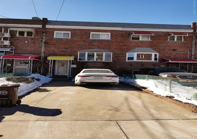 31st image of 281 Graff Ave, Bronx, NY 10465 | MLS# 960030