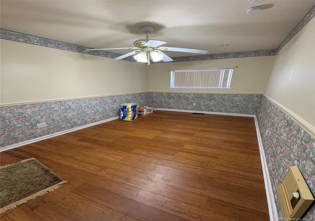 4th image of 281 Graff Ave, Bronx, NY 10465 | MLS# 960030