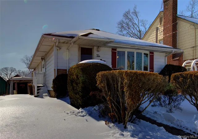 Homes for sale in Hempstead, NY | 10 Taft Ave, Hempstead, NY 11550 | MLS# 960104