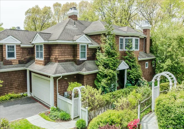 1st image of 6 Riverpointe Rd, Hastings On Hudson, NY 10706 | MLS# 960130