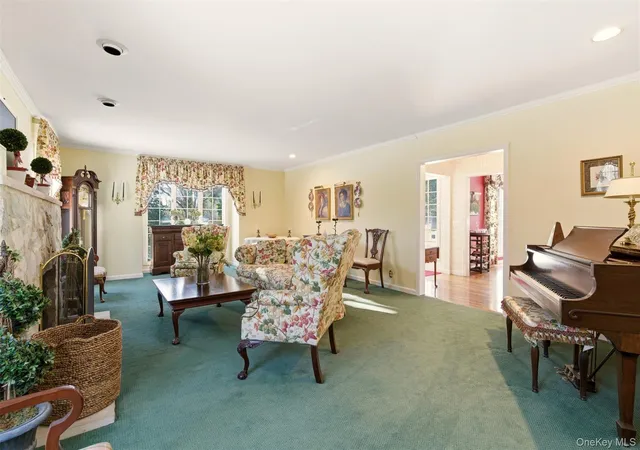 5th image of 55 Titus Ln, Huntington, NY 11724 | MLS# 960182