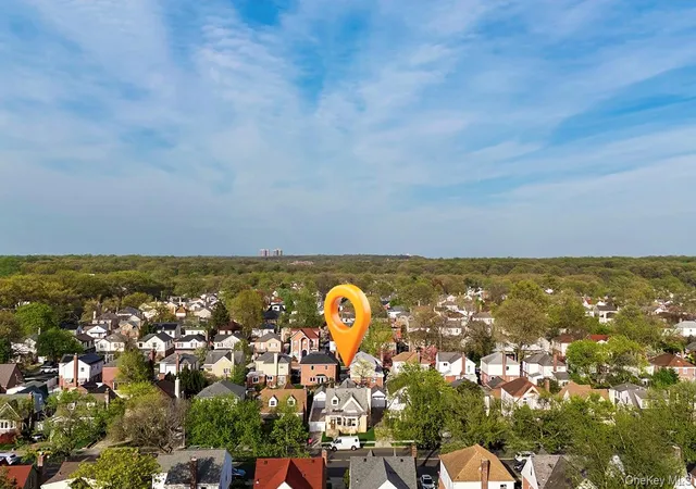 31st image of 73 33 188th St, Fresh Meadows, NY 11366 | MLS# 960237