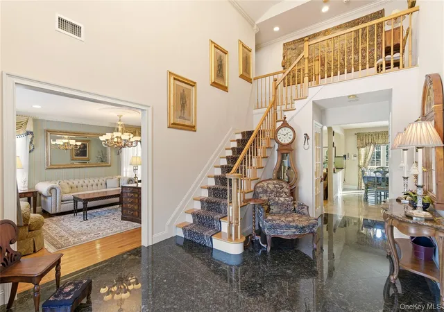 4th image of 4 Peachtree Ln, Roslyn, NY 11576 | MLS# 960397