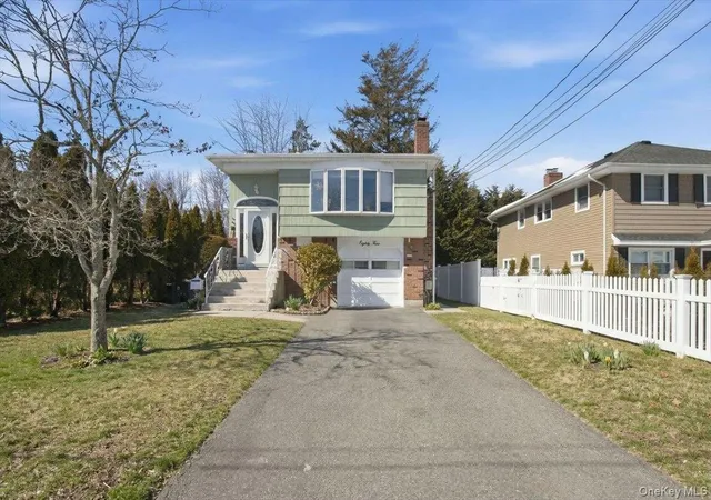 Photo 1 of Sale Pending at 85 Unqua Rd, Oyster Bay, NY 11758 | MLS# 960504 | Listing updated on 2026-06-29