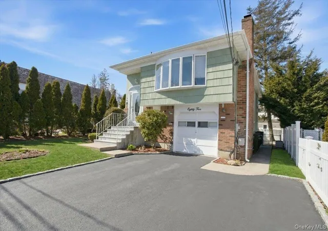 Photo 2 of Sale Pending at 85 Unqua Rd, Oyster Bay, NY 11758 | MLS# 960504 | Listing updated on 2026-06-29