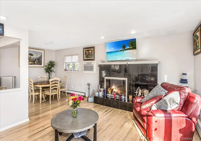 Photo 4 of Sale Pending at 85 Unqua Rd, Oyster Bay, NY 11758 | MLS# 960504 | Listing updated on 2026-06-29