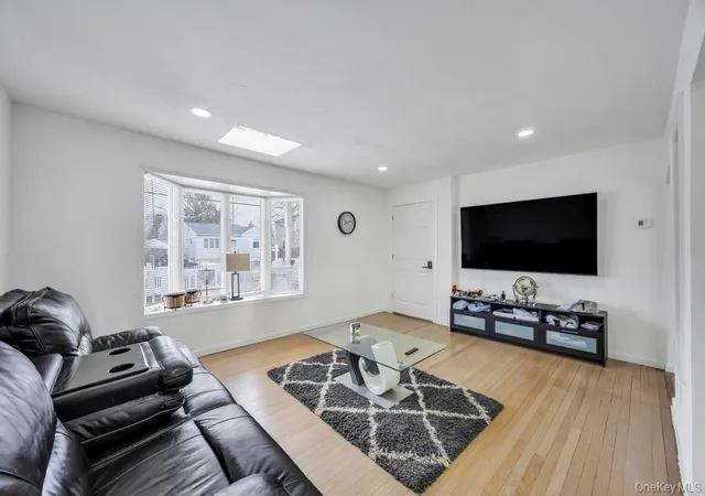 5th image of 361 S 16Th St, Babylon, NY 11757 | MLS# 960523
