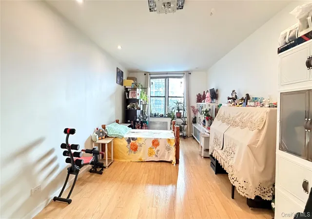 Homes for sale in New York, NY | 13870 Elder Ave #4S, New York, NY 11355 | MLS# 960550