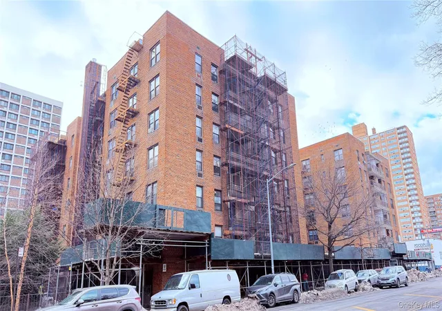 Homes for sale in New York, NY | 13870 Elder Ave #4S, New York, NY 11355 | MLS# 960550