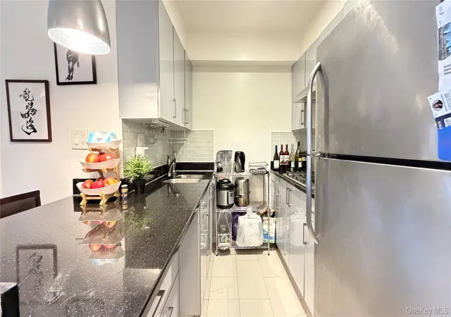 Homes for sale in New York, NY | 13870 Elder Ave #4S, New York, NY 11355 | MLS# 960550