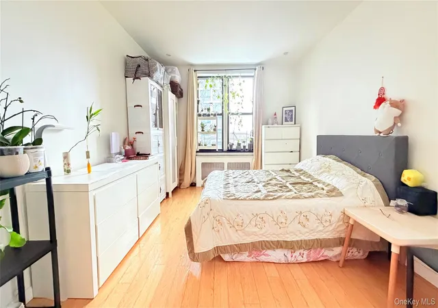 Homes for sale in New York, NY | 13870 Elder Ave #4S, New York, NY 11355 | MLS# 960550