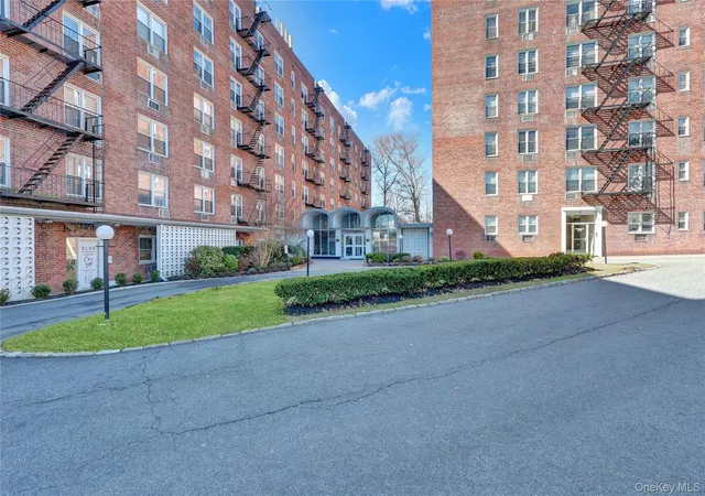 5th image of 54-44 Little Neck Parkway #4S, New York, NY 11362 | MLS# 960581