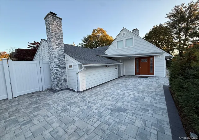 2nd image of 1 Strawberry Ln, Roslyn Heights, NY 11577 | MLS# 960616