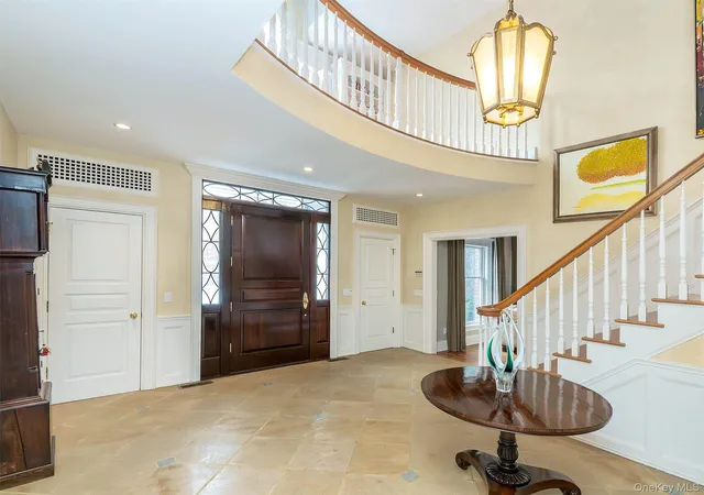 4th image of 18 Harriman Dr, Port Washington, NY 11050 | MLS# 960644