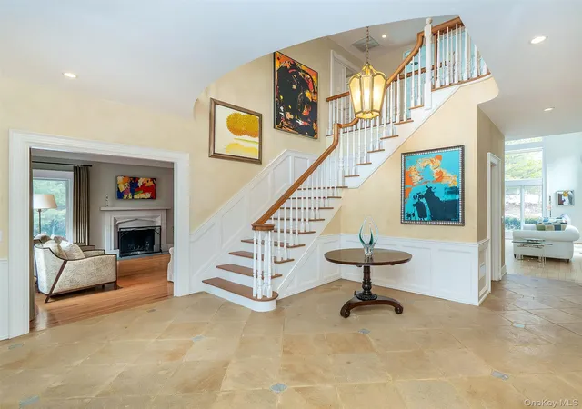 5th image of 18 Harriman Dr, Port Washington, NY 11050 | MLS# 960644