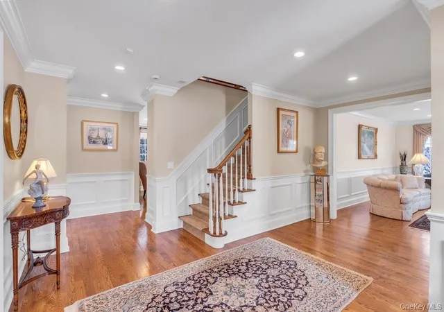 4th image of 265 Northwoods Rd, Manhasset, NY 11030 | MLS# 961035