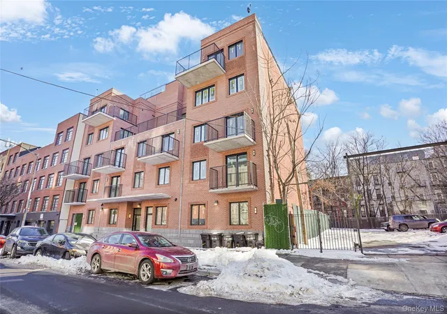 2nd image of 376 Vernon Ave, New York, NY 11206