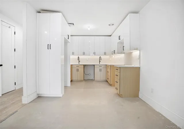 1st image of 376 Vernon Ave #3A, New York, NY 11206 | MLS# 961149