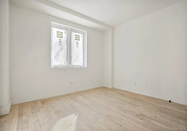 3rd image of 376 Vernon Ave #3A, New York, NY 11206 | MLS# 961149