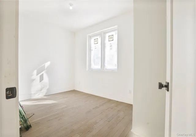 4th image of 376 Vernon Ave #3A, New York, NY 11206 | MLS# 961149