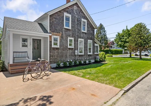 3rd image of 19 New Jersey Ave, Bellport, NY 11713 | MLS# 961197