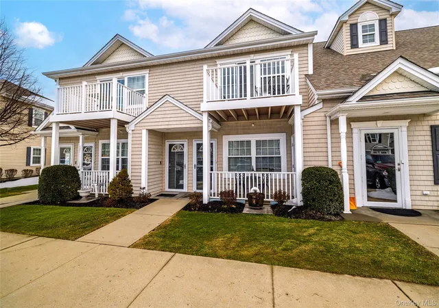 Homes for sale in Hempstead, NY | 418 Willow Ln, Hempstead, NY 11580 | MLS# 961250