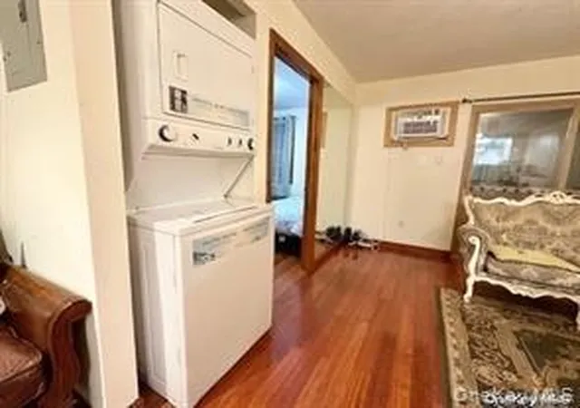 3rd image of 142-29 37Th Ave, Flushing, NY 11354