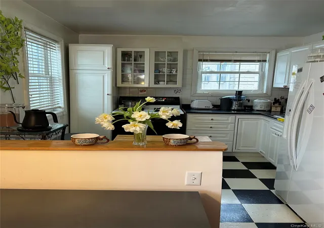 5th image of 223-24 65Th Ave Ave, New York, NY 11364