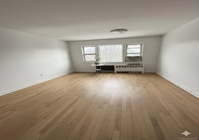 3rd image of 68-56 140Th St, New York, NY 11367