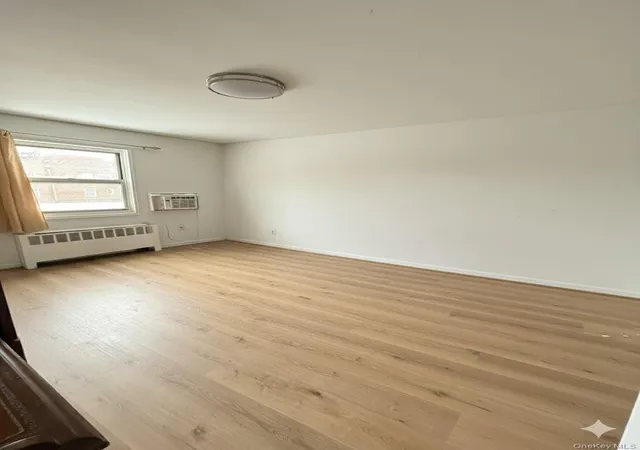 2nd image of 68-56 140Th St, Flushing, NY 11367