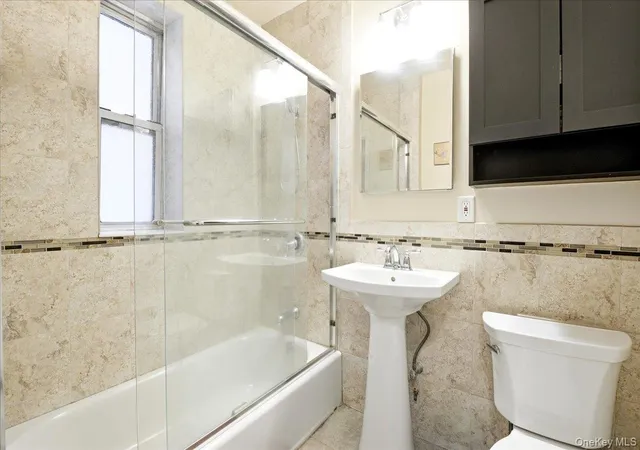 2nd image of 67-38 108Th St, Forest Hills, NY 11375