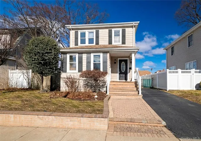 3rd image of 101 Harris Ave, Hempstead, NY 11520 | MLS# 961431