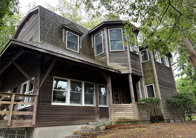 3rd image of 142 Shore Dr, Sound Beach, NY 11789 | MLS# 961501