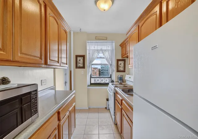 Photo 3 of Sale Pending at 2962 Decatur Ave #5th Floor, New York, NY 10458 | MLS# 961546 | Listing updated on 2026-09-30