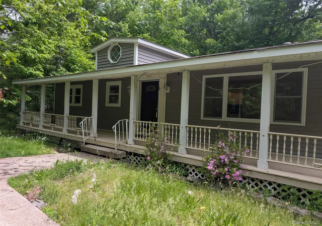 Homes for sale in Shawangunk, NY | 1407 State Route 208, Shawangunk, NY 12589 | MLS# 961641